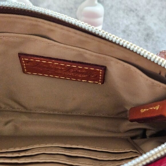 Vintage Dooney and Bourke Pouchette Maroon Nylon Crossbody EUC - Picture 3 of 7